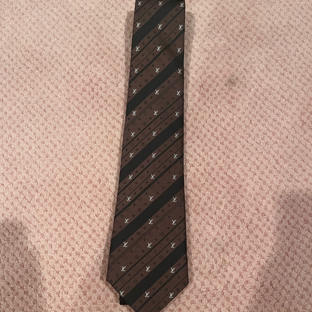 Louis Vuitton monogram tie
